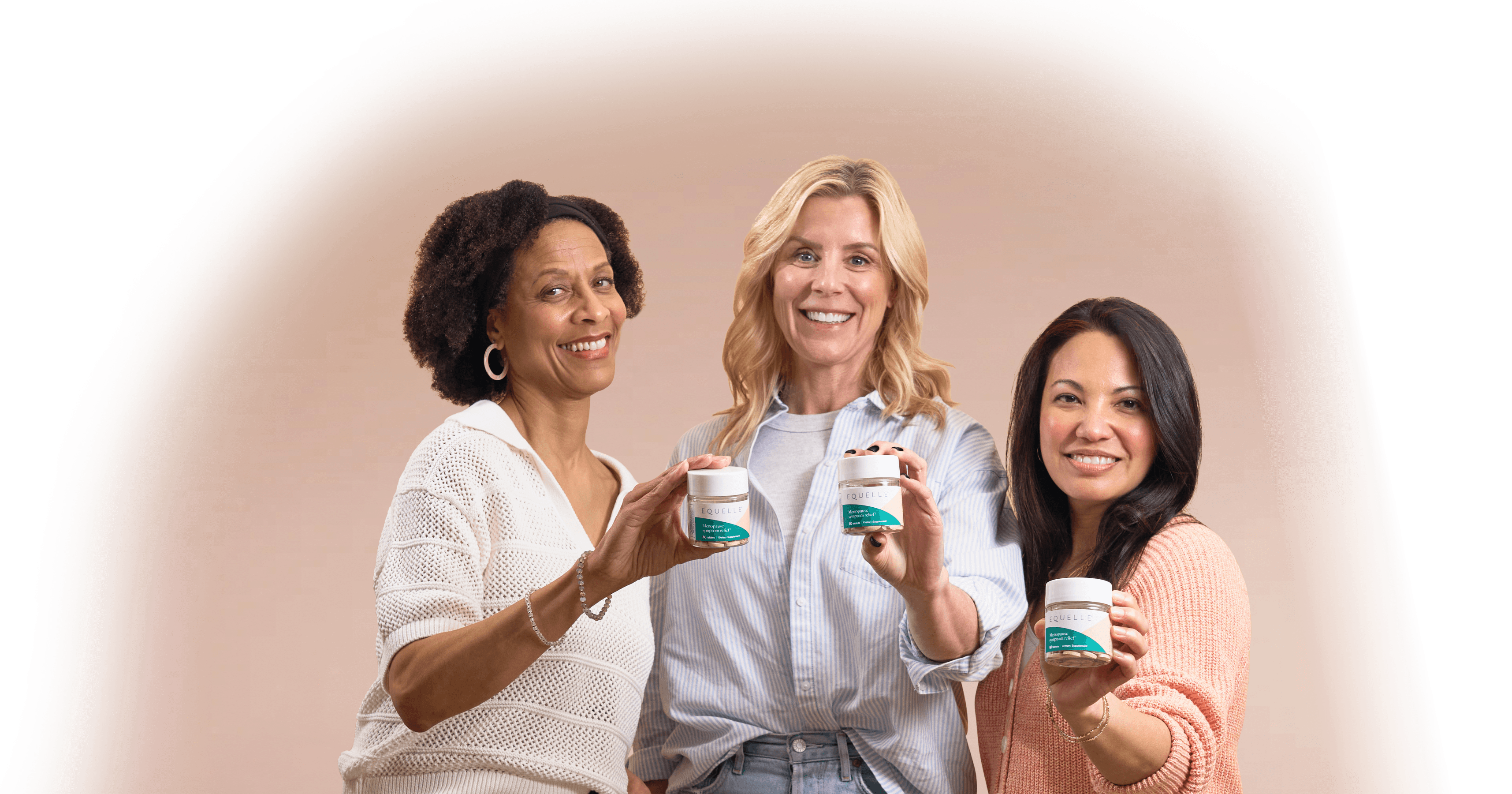 Friends holding Equelle